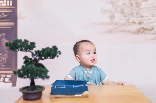 温岭宝宝眼睛突然肿了